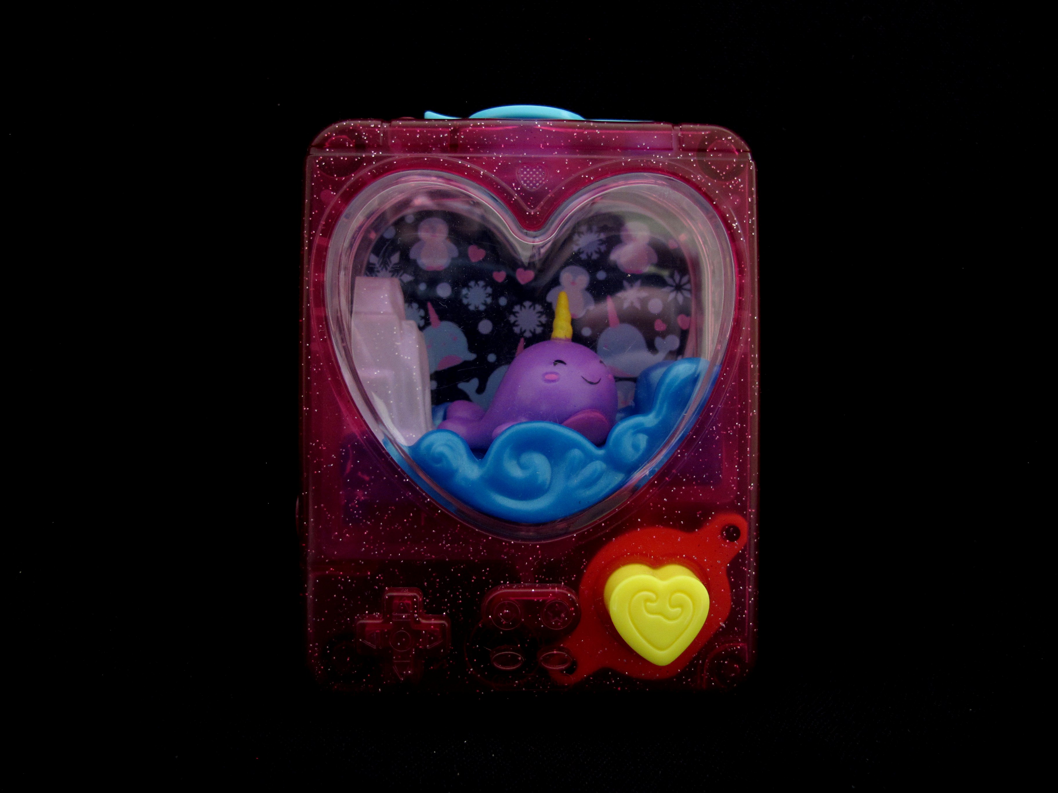 Polly Pocket tiny watergame Narwhal